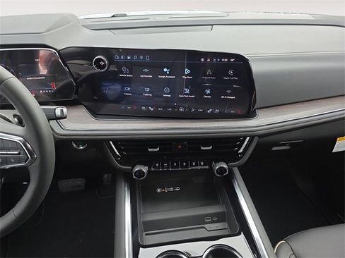 New 2026 Chevrolet Suburban Premier image 11