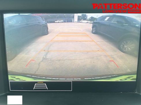 Used 2023 GMC Terrain SLE w/ Driver Convenience Package FWD image 5