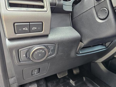 Used 2018 Ford F150 Raptor w/ Equipment Group 802A Luxury image 17