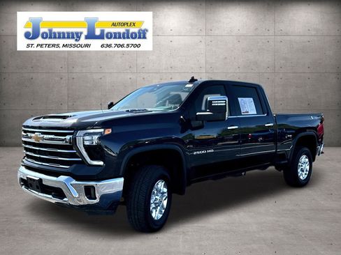 Used 2024 Chevrolet Silverado 2500 LTZ image 4