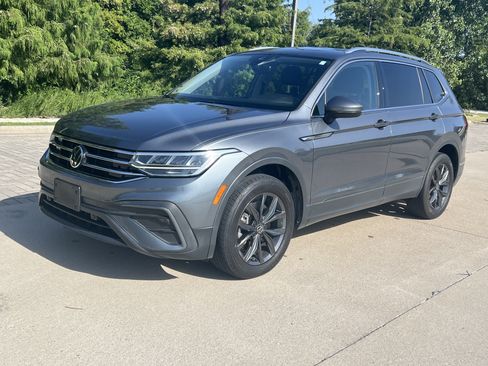 Certified 2023 Volkswagen Tiguan SE FWD image 4