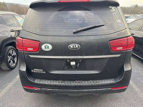 Used 2019 Kia Sedona L image 6