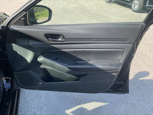 Used 2024 Nissan Altima 2.5 S FWD image 23