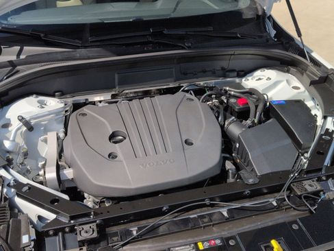 New 2026 Volvo XC60 B5 Plus w/ Protection Package Premier image 28