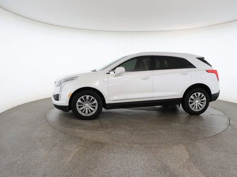 Used 2017 Cadillac XT5 Luxury w/ Driver Awareness Package image 5