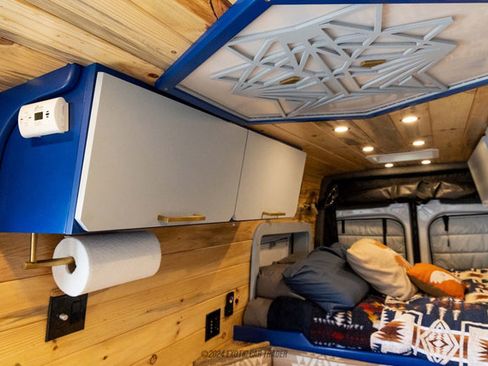 Used 2021 Mercedes-Benz Sprinter 2500 image 51