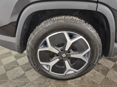 Used 2022 Rivian R1S Launch Edition image 12