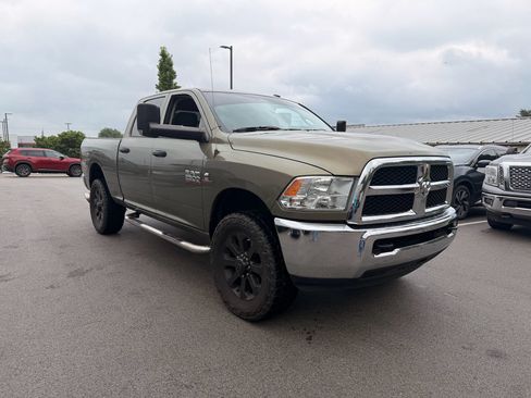 Used 2015 RAM 2500 Tradesman w/ Chrome Appearance Group AWD/4WD image 3