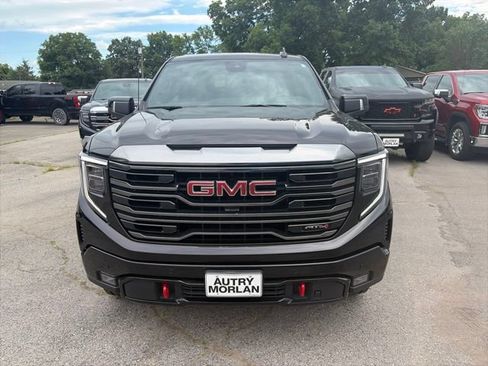 Used 2023 GMC Sierra 1500 AT4 w/ Technology Package AWD/4WD image 9