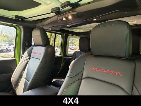 Used 2025 Jeep Wrangler Unlimited Rubicon AWD/4WD image 10
