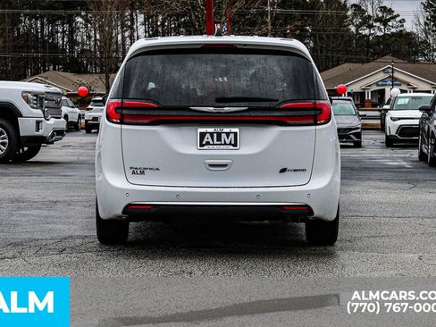 Used 2024 Chrysler Pacifica Limited FWD image 12