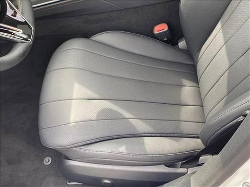 Used 2025 Mercedes-Benz E 350 E 350 image 4