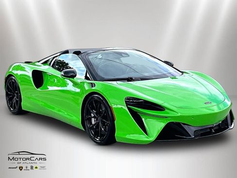 Used 2025 McLaren Artura Spider RWD image 2