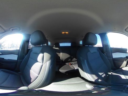 Used 2025 Chevrolet Trax LT image 41