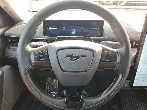 Used 2025 Ford Mustang Mach-E Premium AWD/4WD image 19