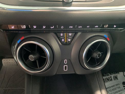 Used 2022 Chevrolet Blazer LT AWD/4WD image 24