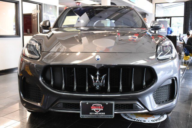 Used 2023 Maserati Grecale Modena AWD/4WD image 2
