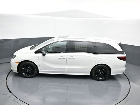 Certified 2023 Honda Odyssey Sport image 43