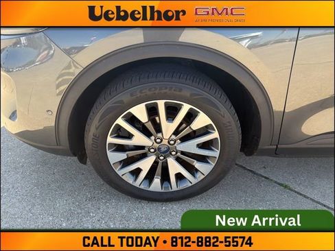 Used 2020 Ford Escape Titanium AWD/4WD image 14
