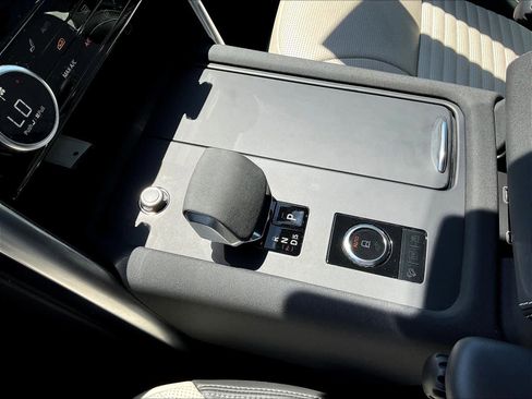 Used 2023 Land Rover Discovery HSE R-Dynamic image 19