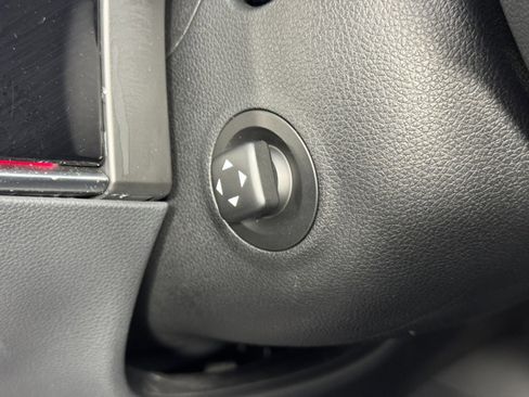 Used 2024 Genesis Electrified GV70 Advanced image 18