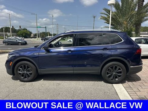 Certified 2024 Volkswagen Tiguan SE w/ Panoramic Sunroof Package FWD image 7
