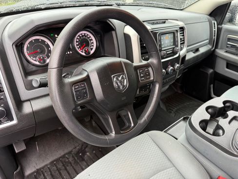 Used 2020 RAM 1500 Classic SLT AWD/4WD image 17
