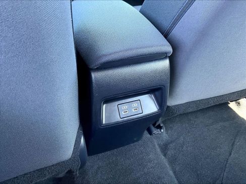 Used 2025 Toyota Corolla LE FWD image 28