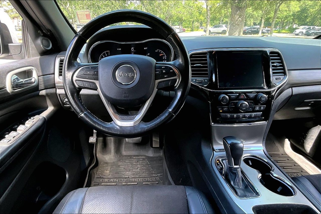 Used 2021 Jeep Grand Cherokee Laredo X RWD image 8