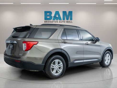Used 2021 Ford Explorer XLT AWD/4WD image 7
