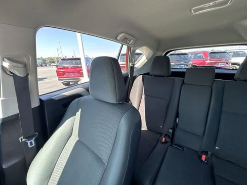 Used 2016 Toyota RAV4 LE AWD/4WD image 12