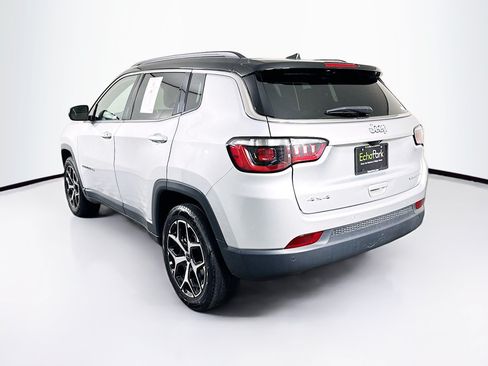 Used 2025 Jeep Compass Limited AWD/4WD image 5