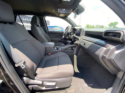 Used 2025 Toyota 4Runner SR5 AWD/4WD image 24