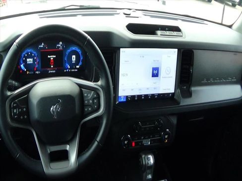 Used 2025 Ford Bronco Big Bend image 12