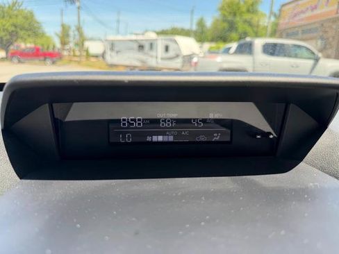 Used 2021 Subaru Crosstrek 2.0i Premium AWD/4WD image 11