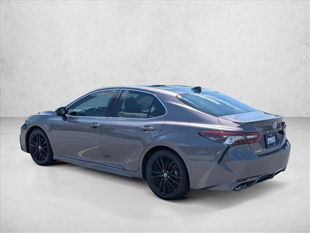 Used 2022 Toyota Camry XSE FWD image 7