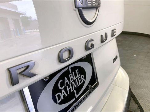 Used 2024 Nissan Rogue S AWD/4WD image 8