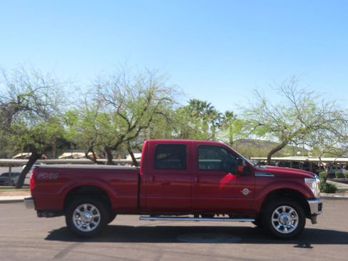 Used 2015 Ford F250 Lariat w/ Lariat Interior Package AWD/4WD image 3