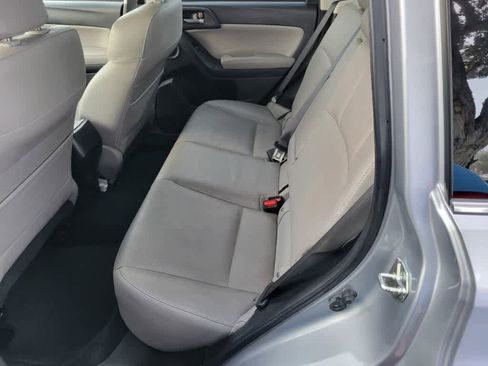 Used 2016 Subaru Forester 2.5i Touring w/ Eyesight & Navigation System image 4