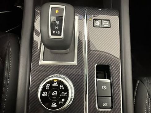 New 2025 Mitsubishi Outlander SEL image 35