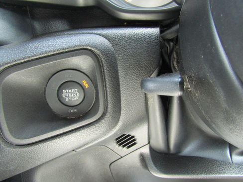 Used 2025 Jeep Wrangler Unlimited Sport AWD/4WD image 34