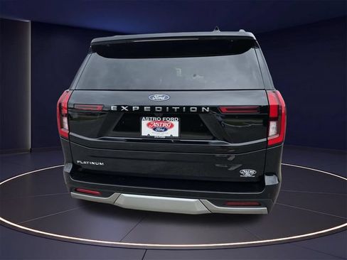 Certified 2025 Ford Expedition Platinum w/ Driver's Package AWD/4WD image 5