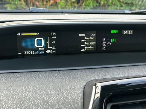 Used 2016 Toyota Prius Four image 25