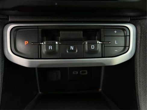 Used 2023 GMC Acadia SLE FWD image 43
