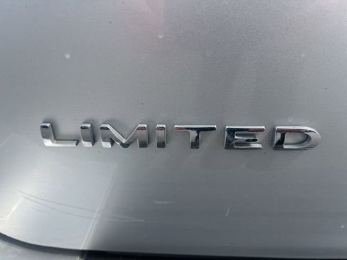 Used 2017 Ford Expedition Limited AWD/4WD image 11
