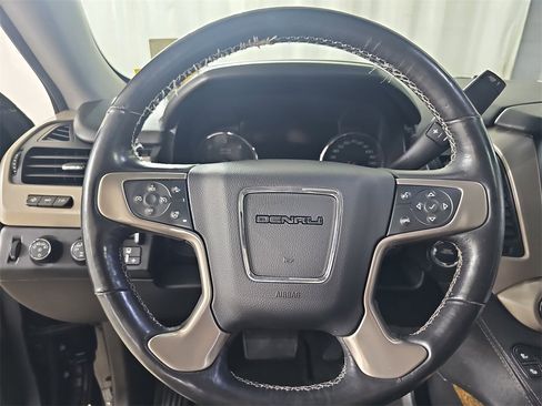 Used 2016 GMC Yukon XL Denali image 25