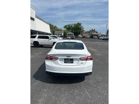 Used 2021 Chevrolet Malibu LT FWD image 5