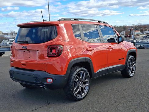 Certified 2021 Jeep Renegade Latitude w/ Luxury Group II image 6