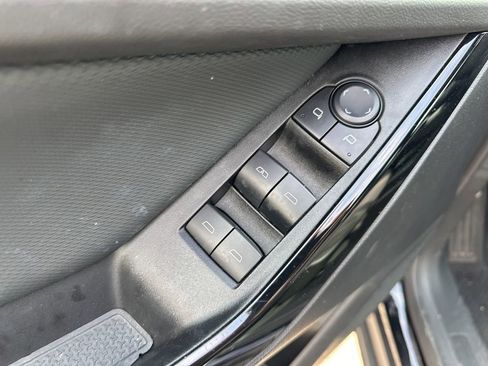 Used 2025 Chevrolet Equinox LT image 17