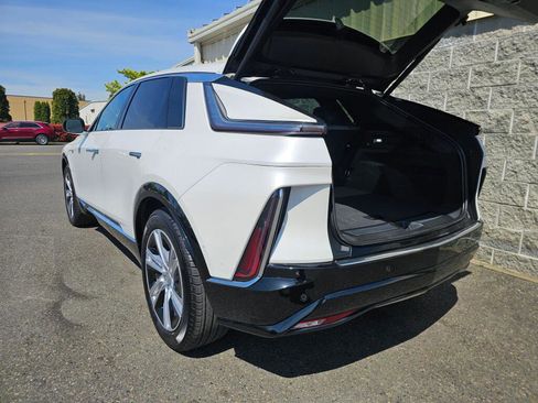 Used 2024 Cadillac Lyriq Tech w/ Driver Assist Package AWD/4WD image 7